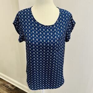Lily White Blouse Women's Small Navy Short Sleeve Round Neck Blouse.